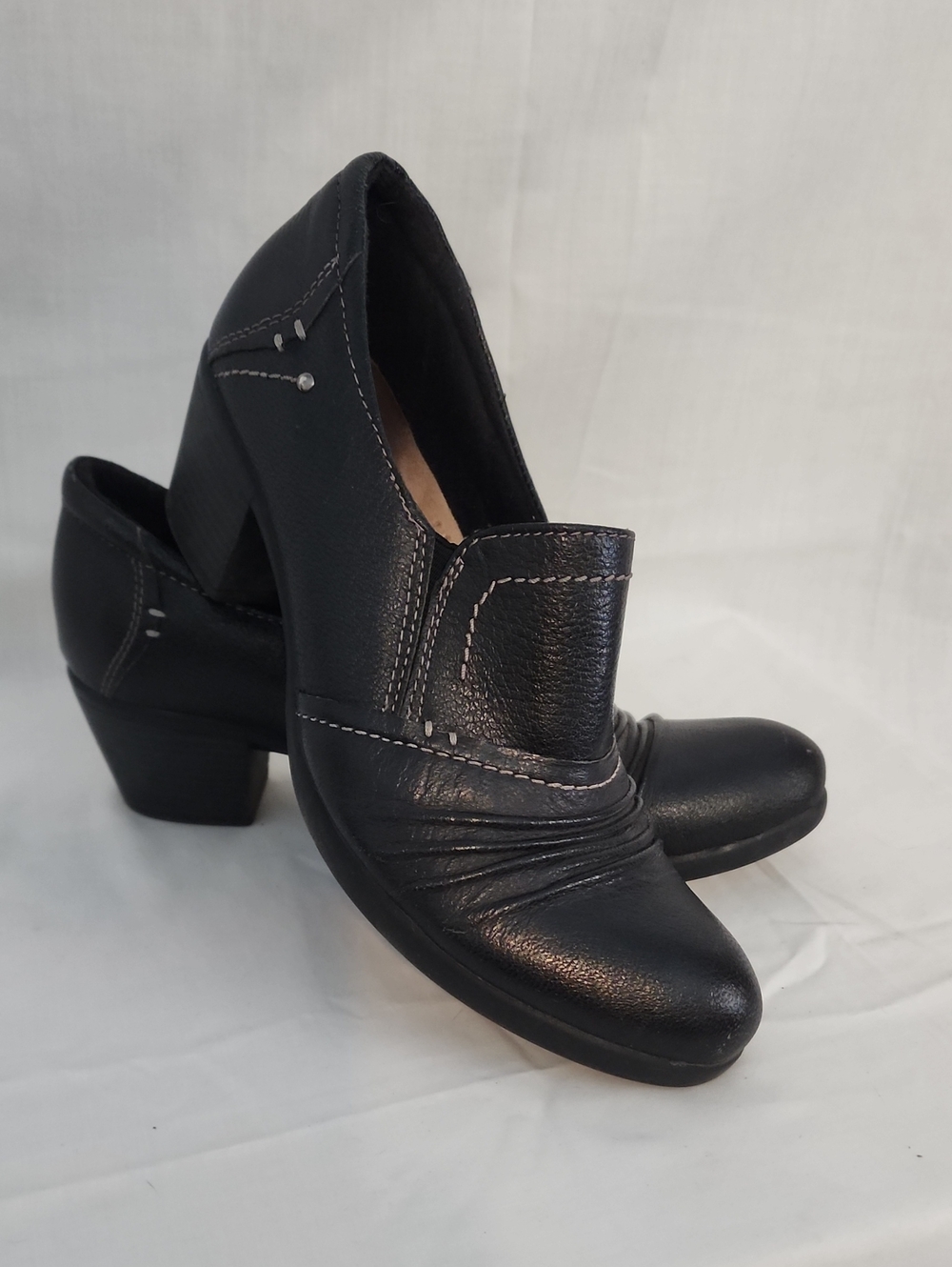 Earth Origins Black Leather Slip-On Flats with Low Block Heel Size 8.5 M